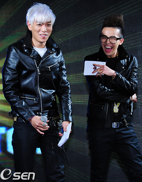 จีดรากอน และ ท็อป แห่ง บิ๊กแบง (BIGBANG) เผยถูกสมาชิกในวงกดดันให้ทำงานออกมาให้ดีๆ ใน 'GD&TOP'